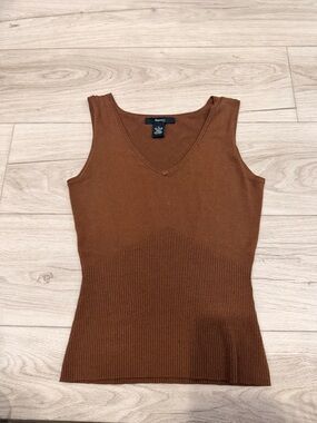 Brown V-Neck Ribbed Tank Top